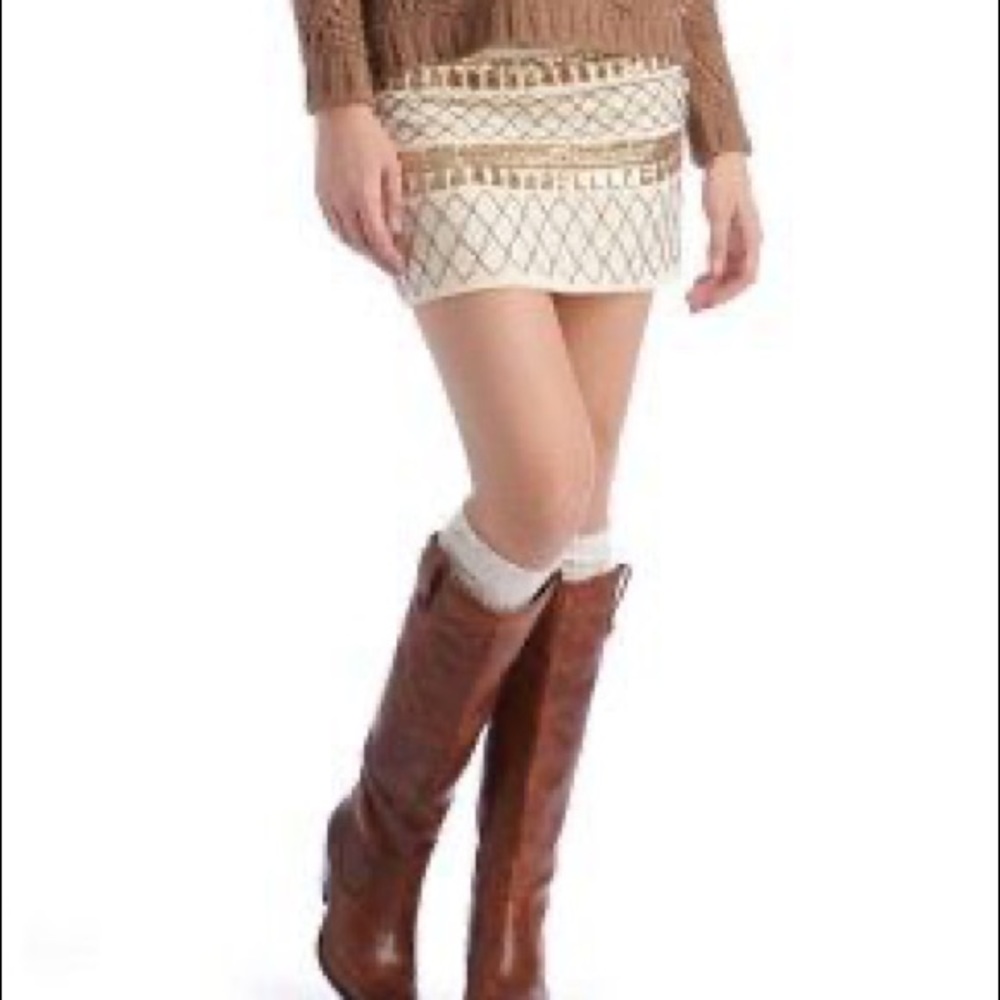 NWT Love Marks South Moon Under Skirt M